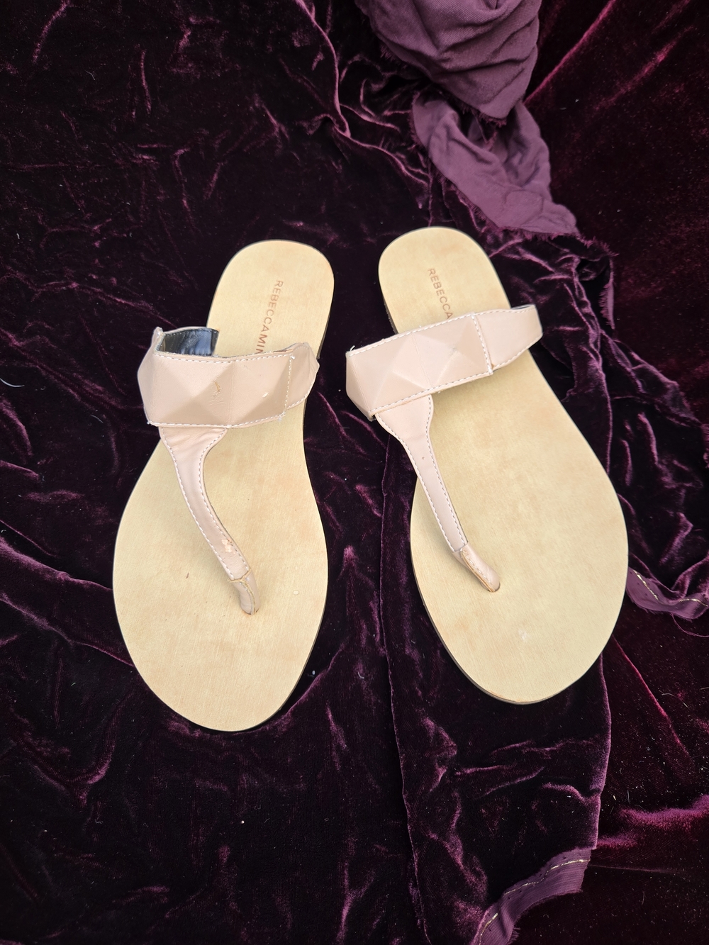 Rebecca Minkoff Nude Patent Leather Thong Sandals Size 7M T-Strap Slides